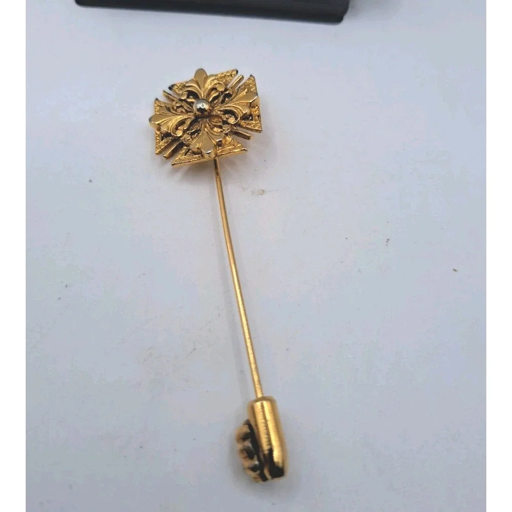 MMA Metropolitan Museum of Art Stick Pin Flower  Vtg Gold-Tone Maltese Cross